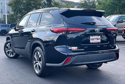 2023 Toyota Highlander Hybrid XLE