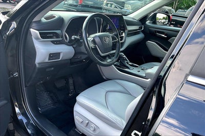 2023 Toyota Highlander Hybrid XLE