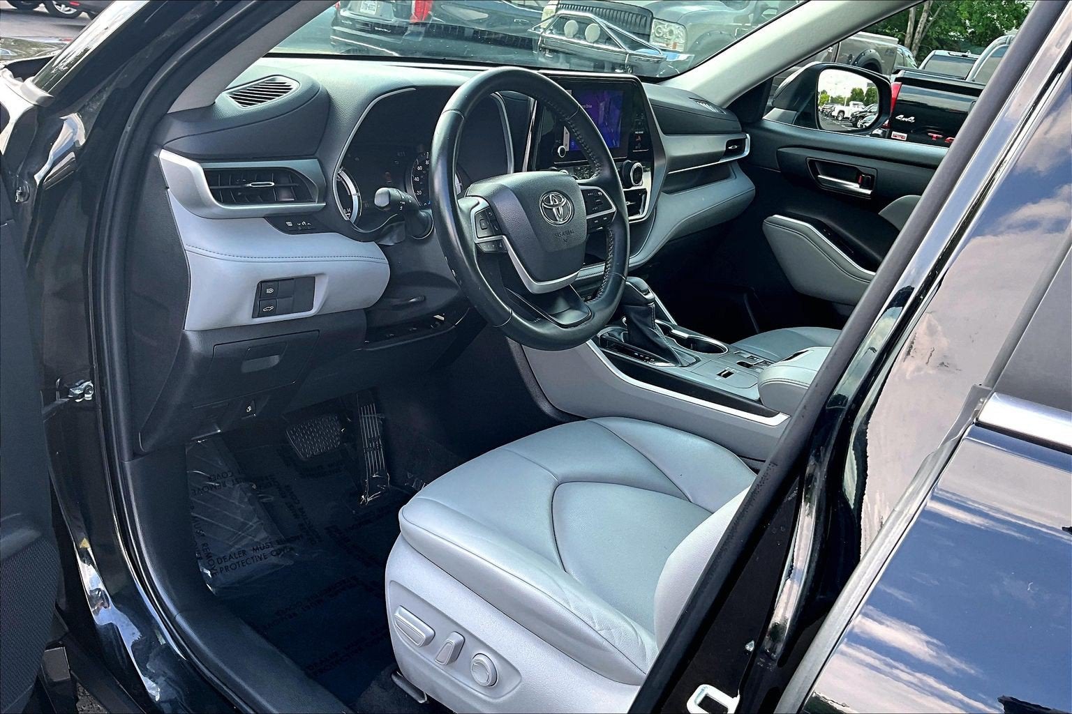 2023 Toyota Highlander Hybrid XLE