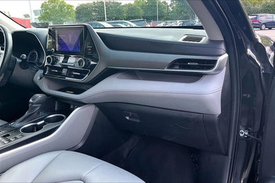 2023 Toyota Highlander Hybrid XLE