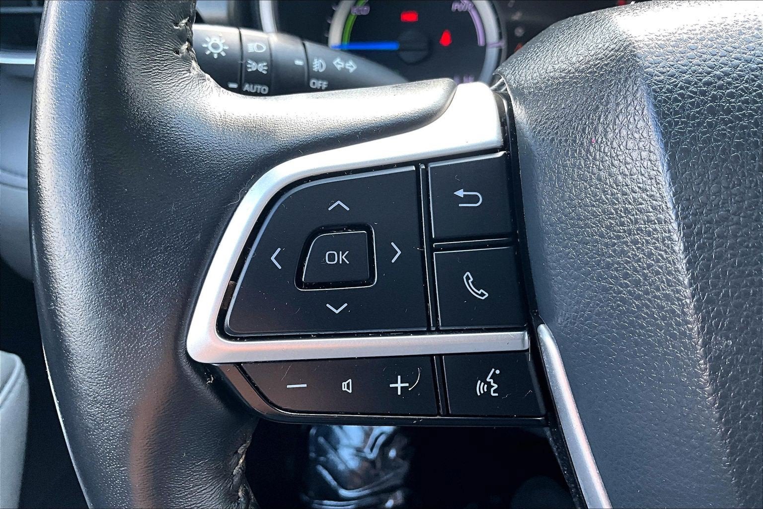 2023 Toyota Highlander Hybrid XLE