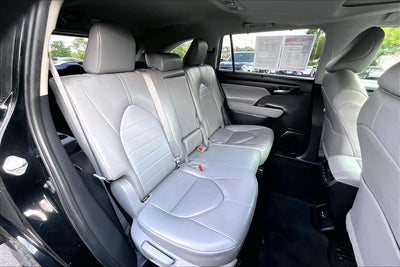 2023 Toyota Highlander Hybrid XLE