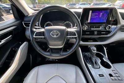 2023 Toyota Highlander Hybrid XLE