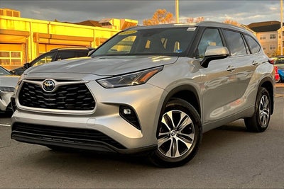 2023 Toyota Highlander Hybrid XLE