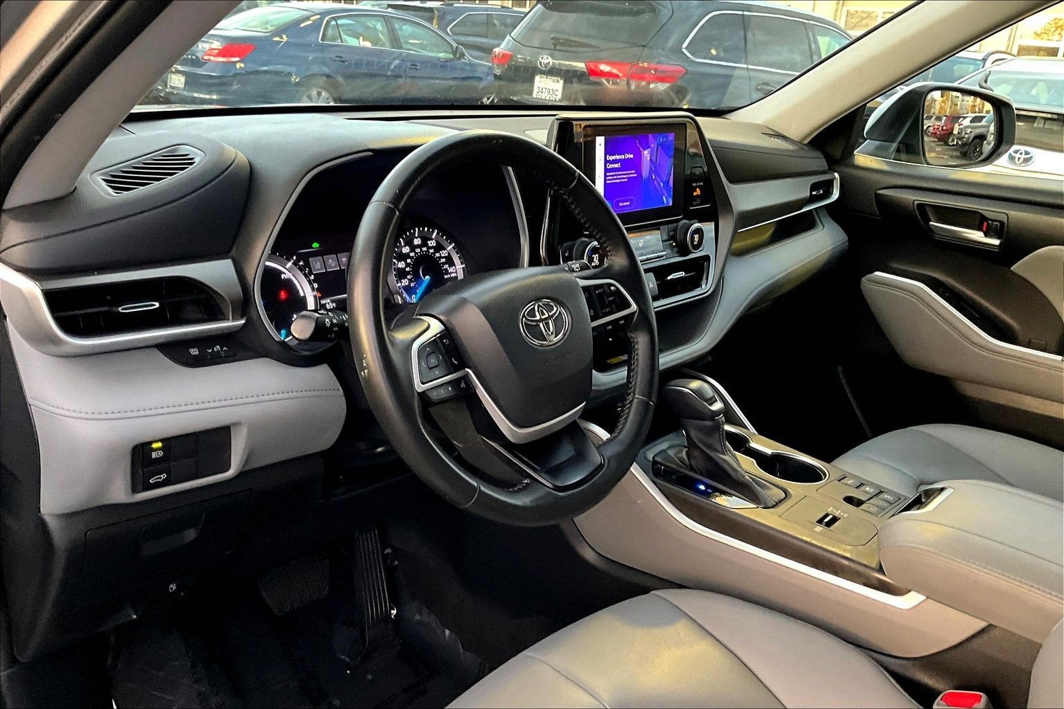 2023 Toyota Highlander Hybrid XLE