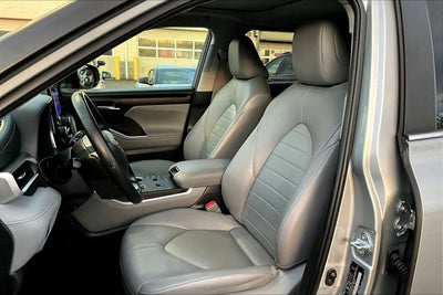 2023 Toyota Highlander Hybrid XLE