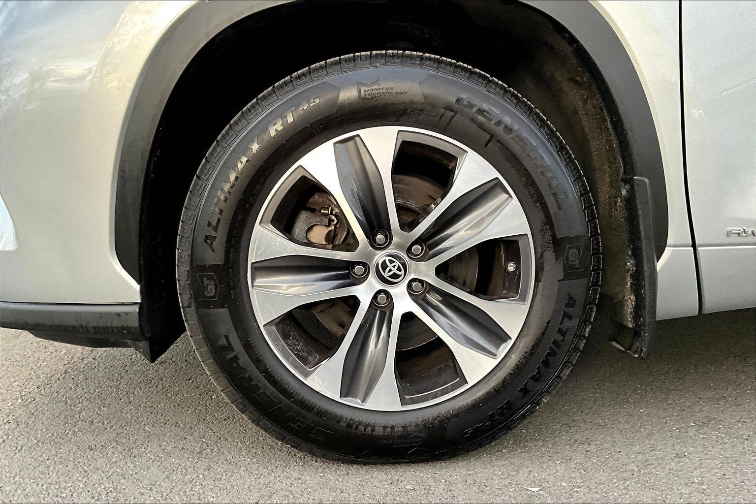 2023 Toyota Highlander Hybrid XLE