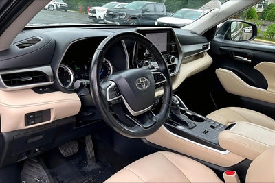 2024 Toyota Highlander Hybrid XLE