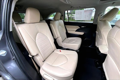 2024 Toyota Highlander Hybrid XLE