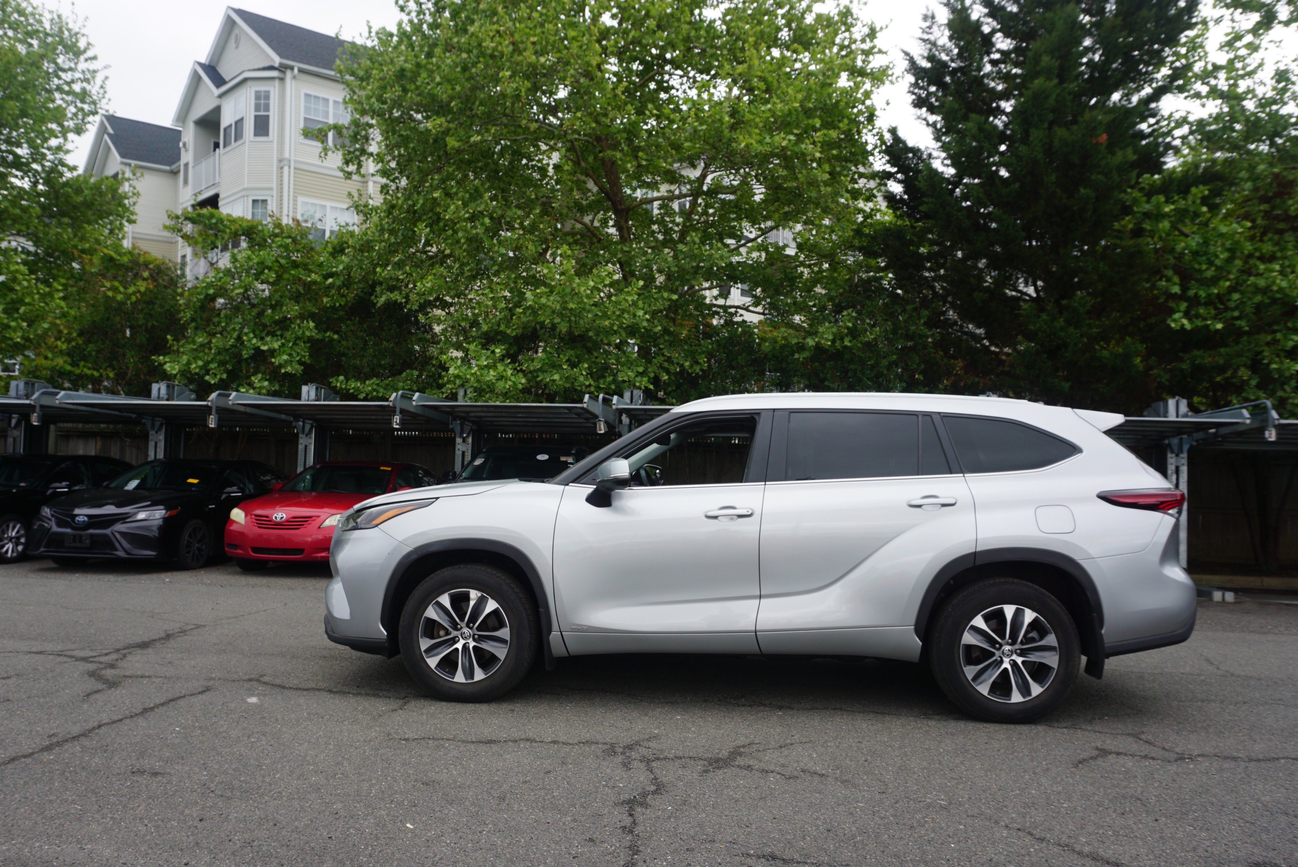 2024 Toyota Highlander Hybrid XLE