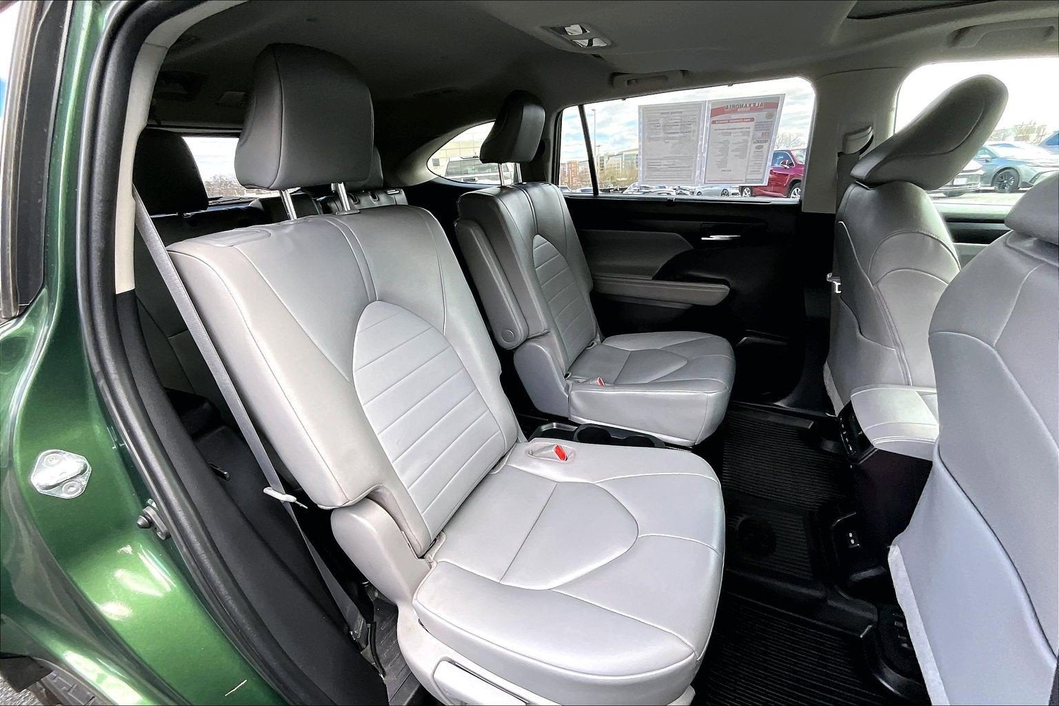 2023 Toyota Highlander Hybrid XLE