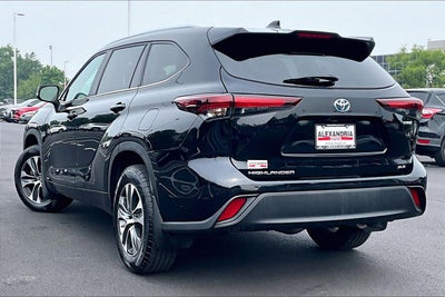 2024 Toyota Highlander Hybrid XLE