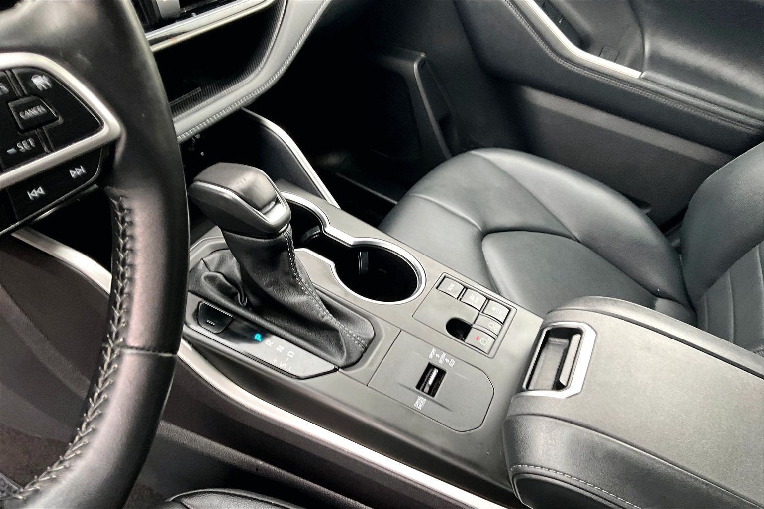 2024 Toyota Highlander Hybrid XLE