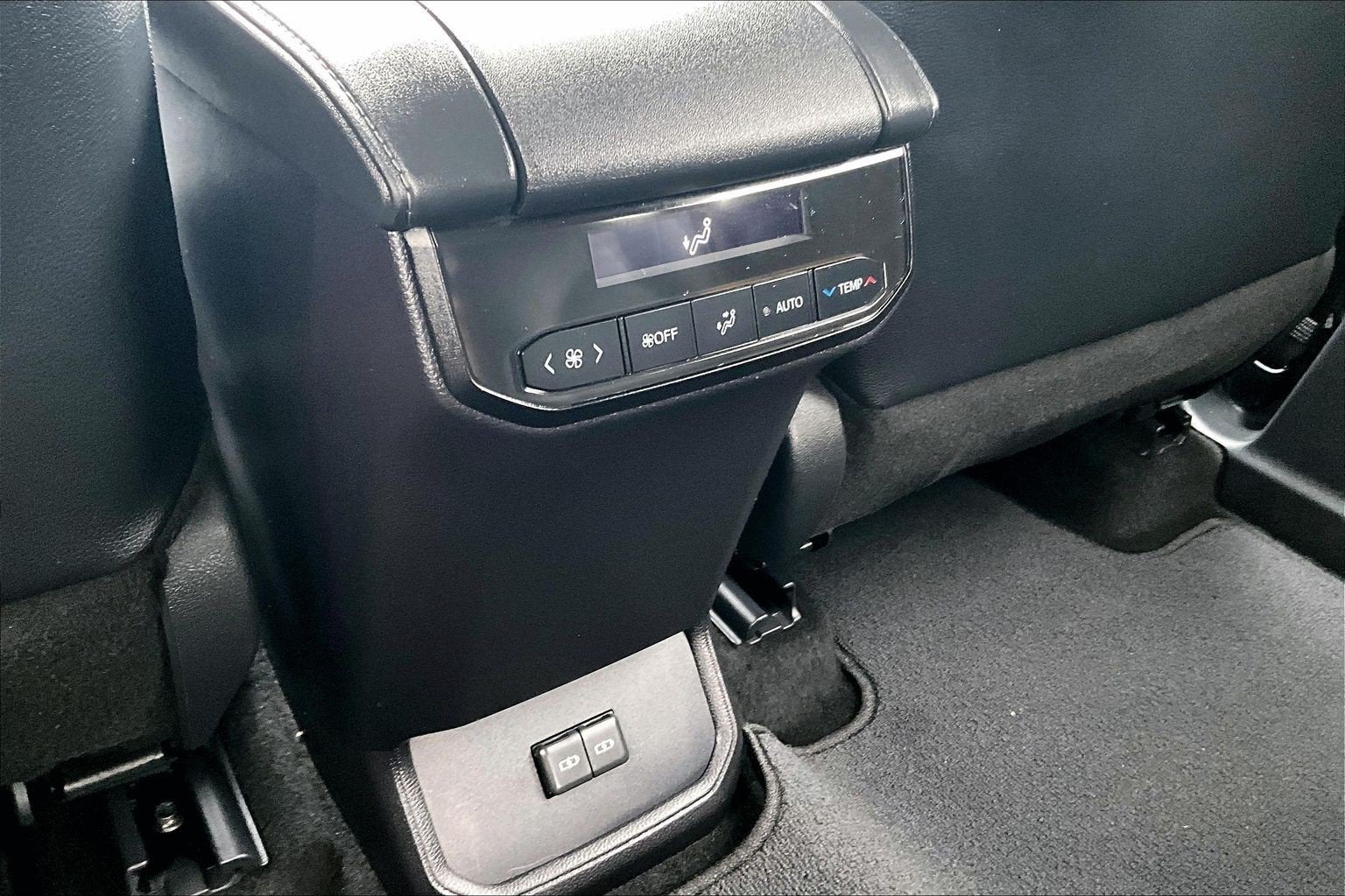 2024 Toyota Highlander Hybrid XLE