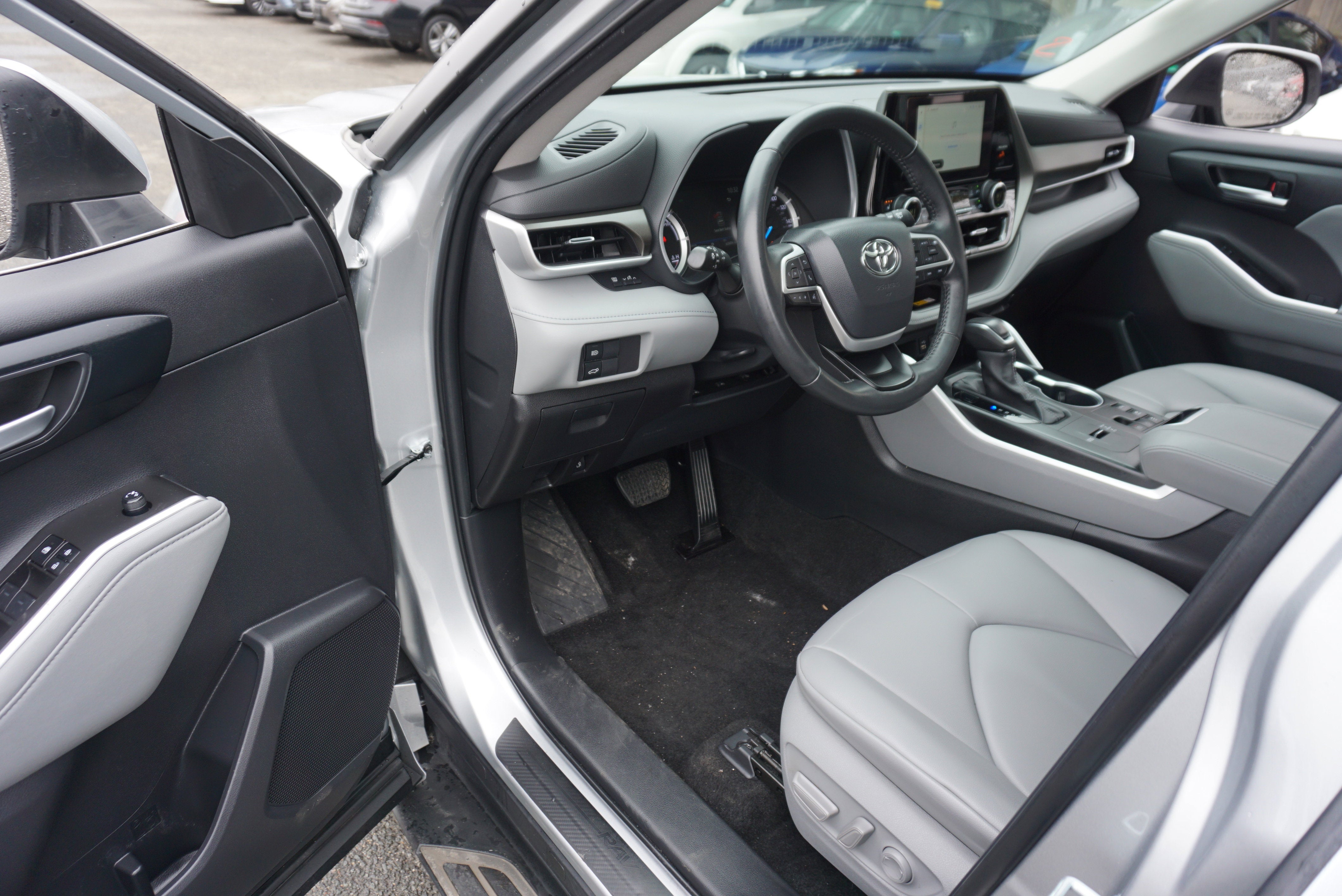 2023 Toyota Highlander Hybrid XLE