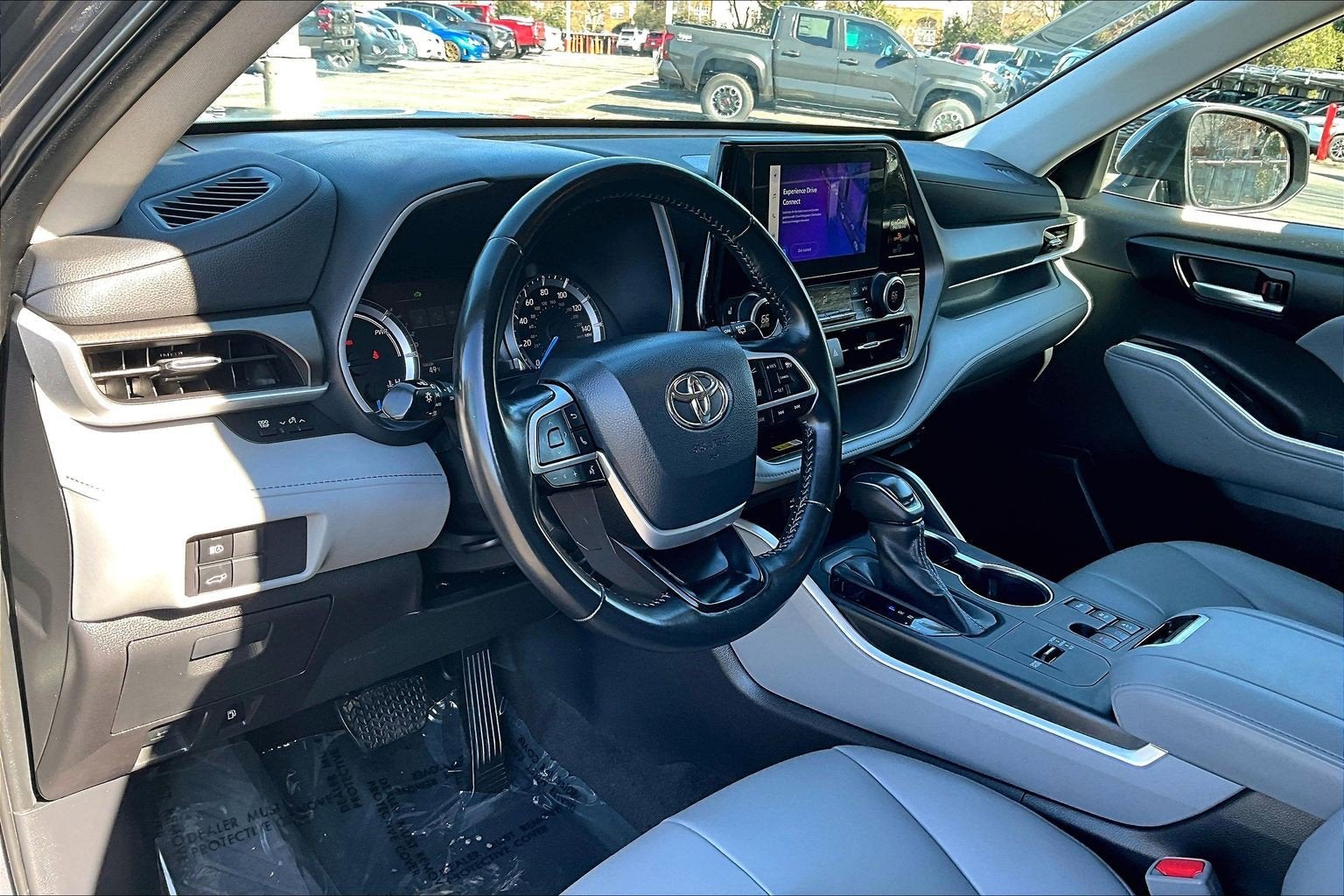 2023 Toyota Highlander Hybrid XLE