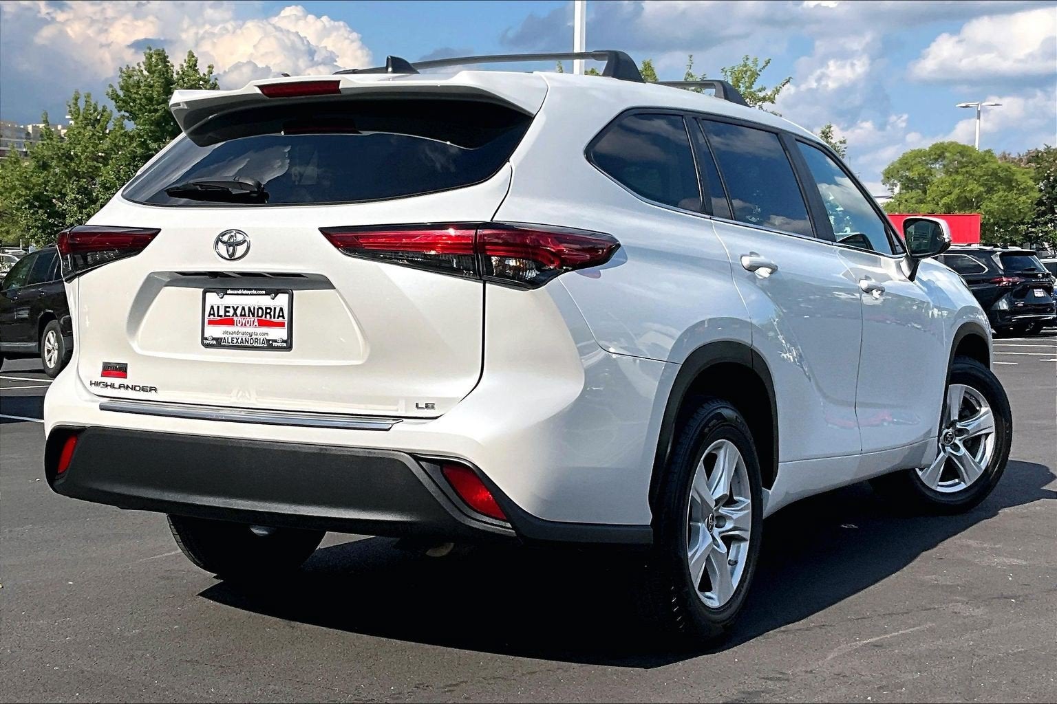 2023 Toyota Highlander Base