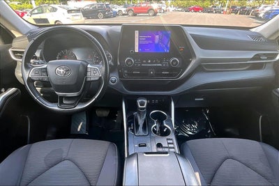 2023 Toyota Highlander Base