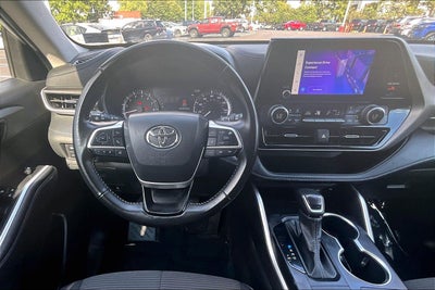 2023 Toyota Highlander Base