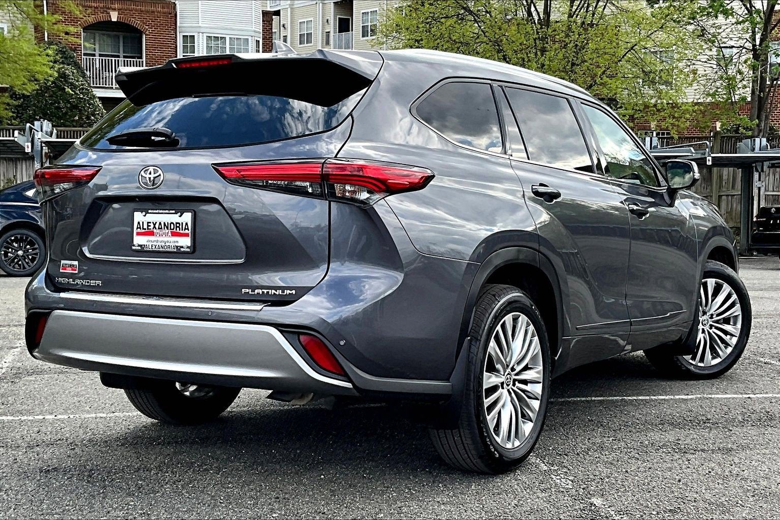 2023 Toyota Highlander Platinum