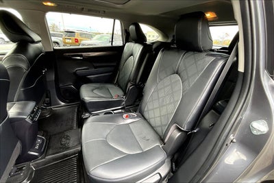 2023 Toyota Highlander Platinum