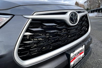 2024 Toyota Highlander LE