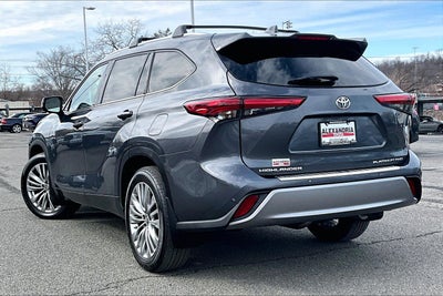 2023 Toyota Highlander Platinum