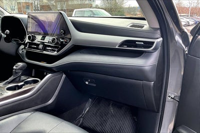 2023 Toyota Highlander Platinum