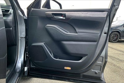 2023 Toyota Highlander Platinum