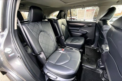 2023 Toyota Highlander Platinum