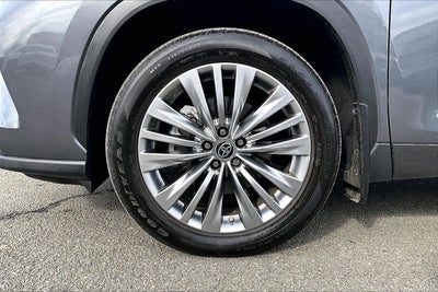 2023 Toyota Highlander Platinum