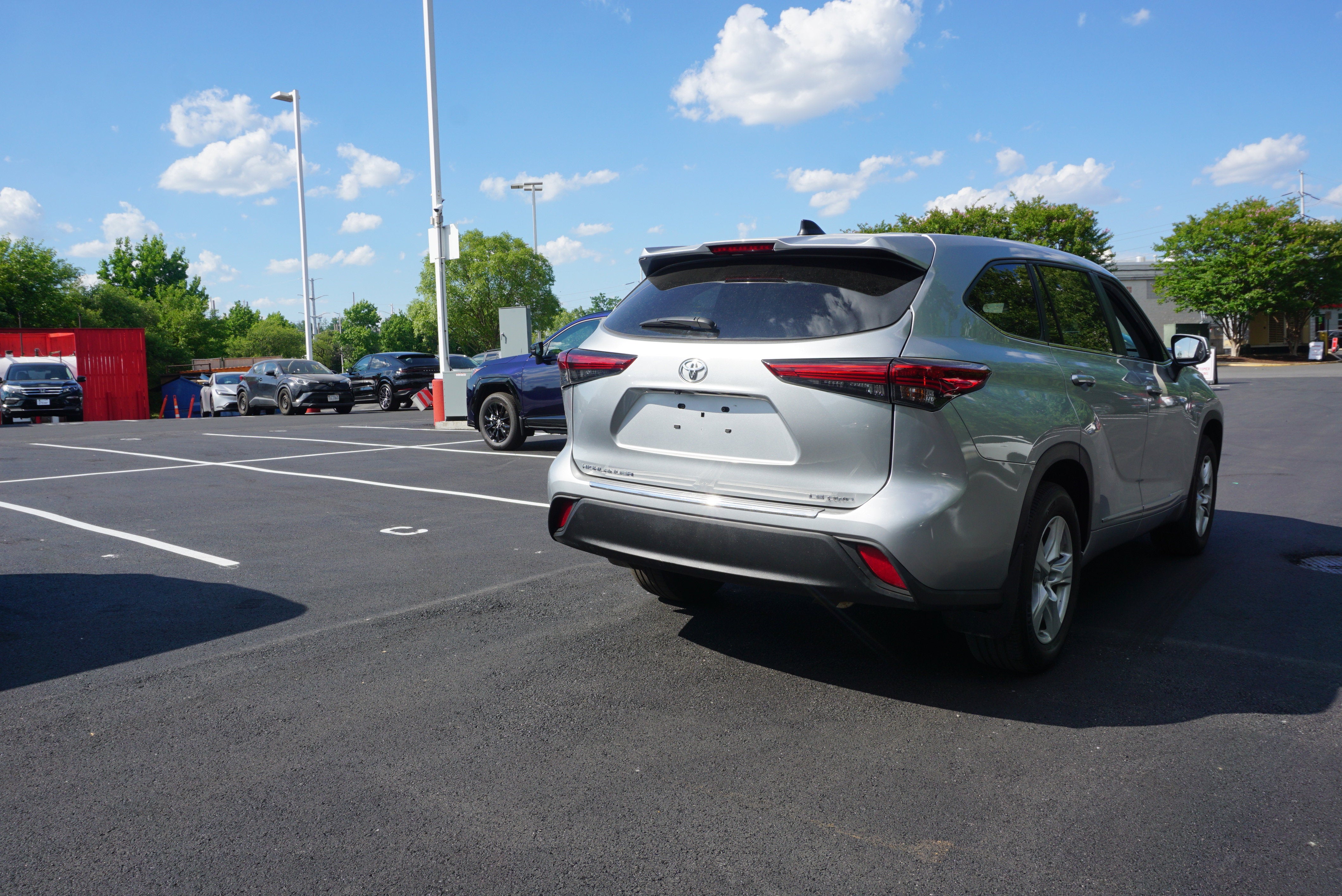 2023 Toyota Highlander LE