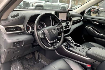 2023 Toyota Highlander Base