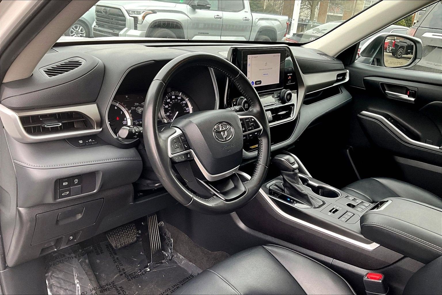 2023 Toyota Highlander Base