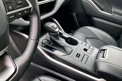 2023 Toyota Highlander Base