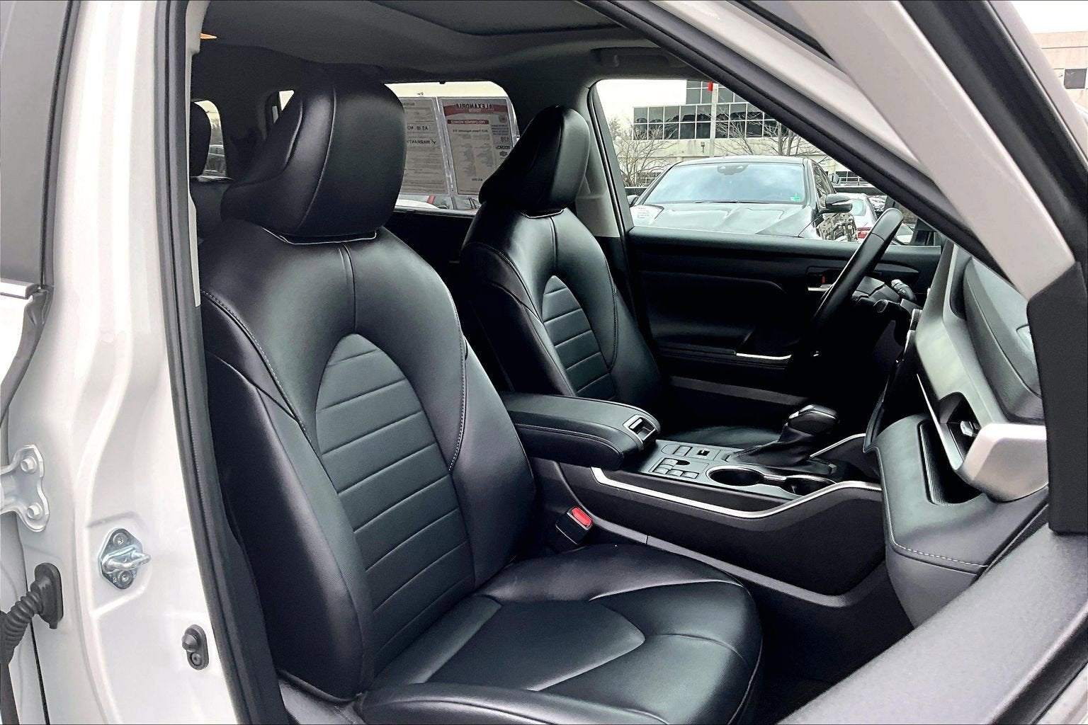 2023 Toyota Highlander Base