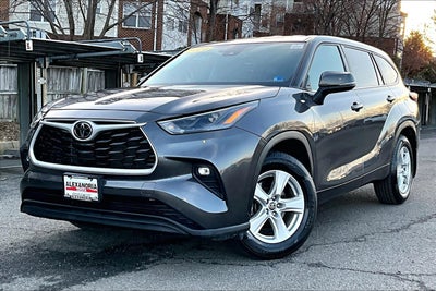 2024 Toyota Highlander LE