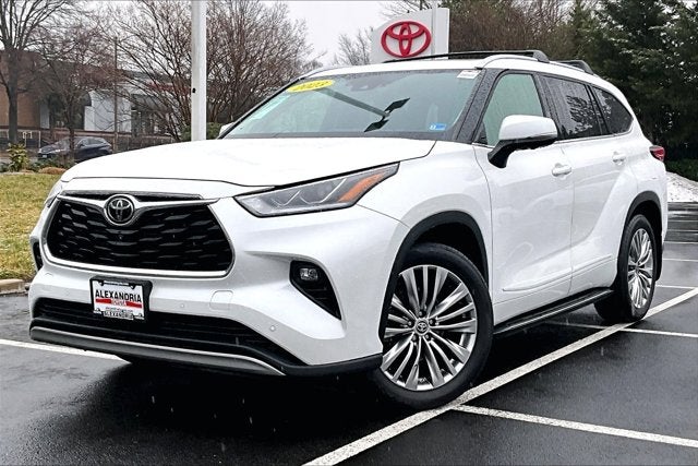2023 Toyota Highlander Base