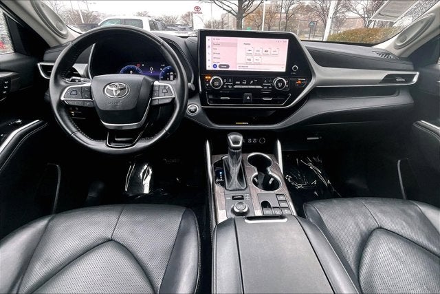 2023 Toyota Highlander Base