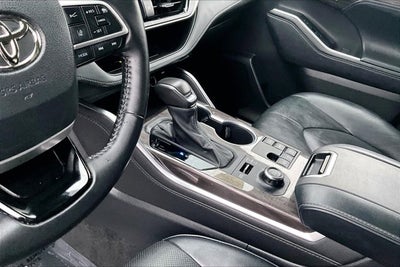 2023 Toyota Highlander Base