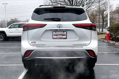 2023 Toyota Highlander Base