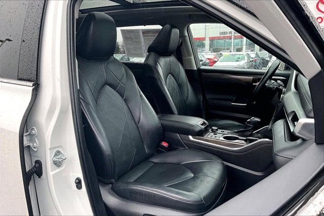 2023 Toyota Highlander Base