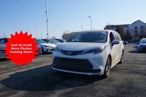 2024 Toyota Sienna LE