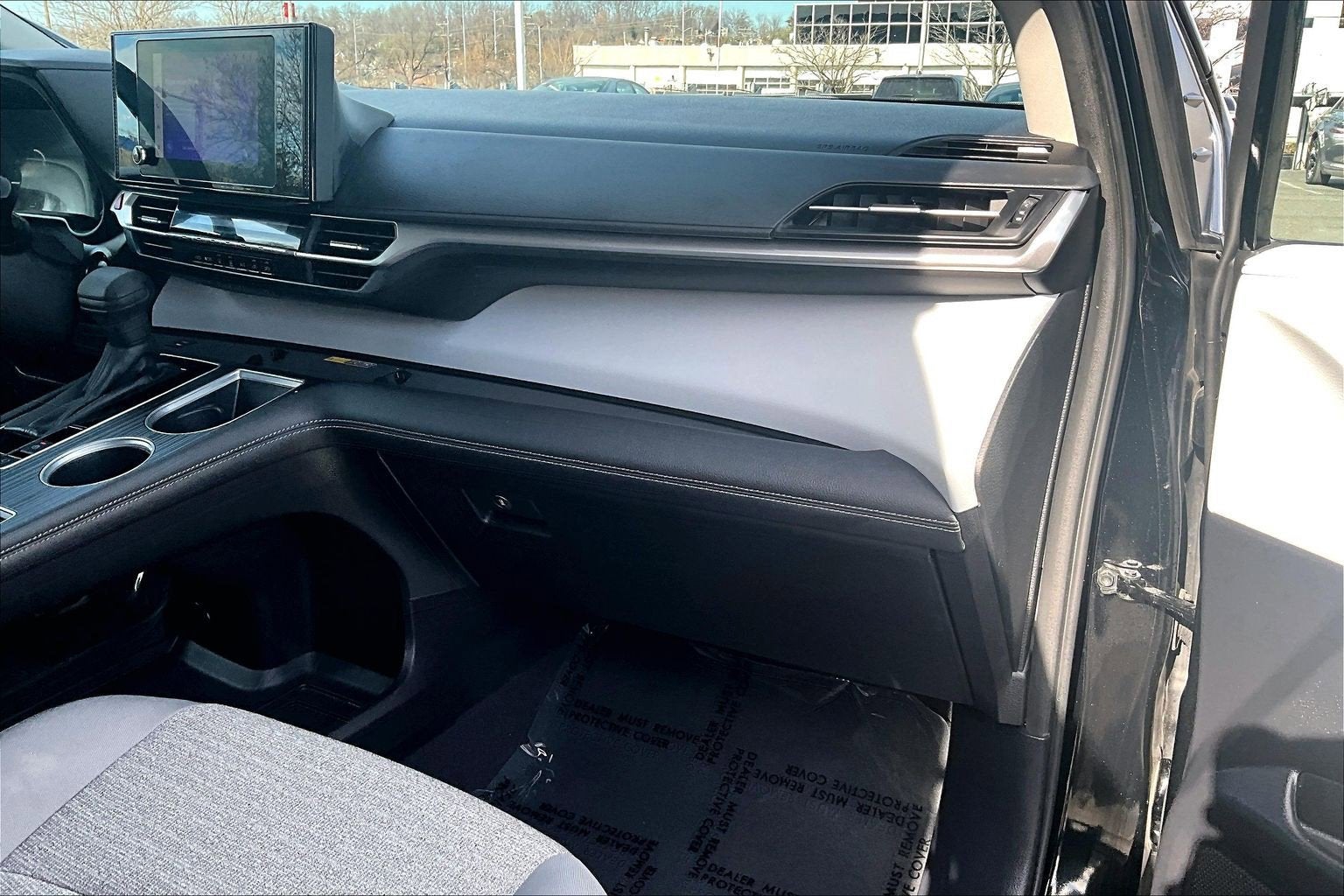 2025 Toyota Sienna LE