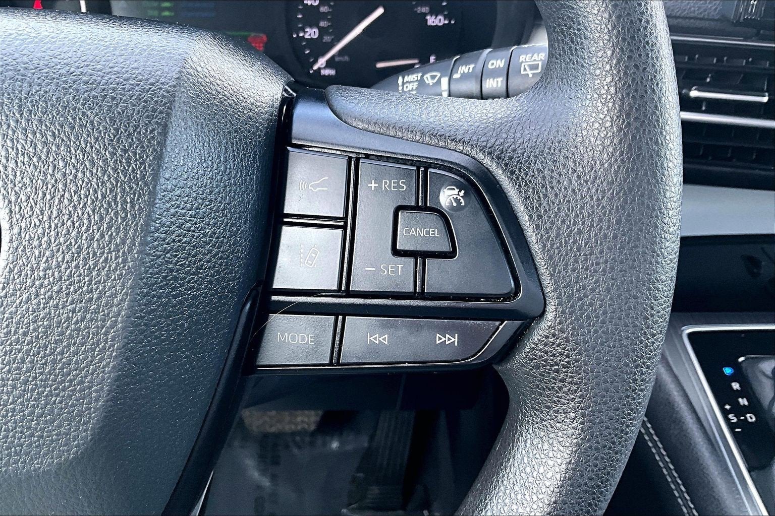 2025 Toyota Sienna LE