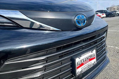 2025 Toyota Sienna LE