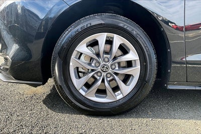 2025 Toyota Sienna LE