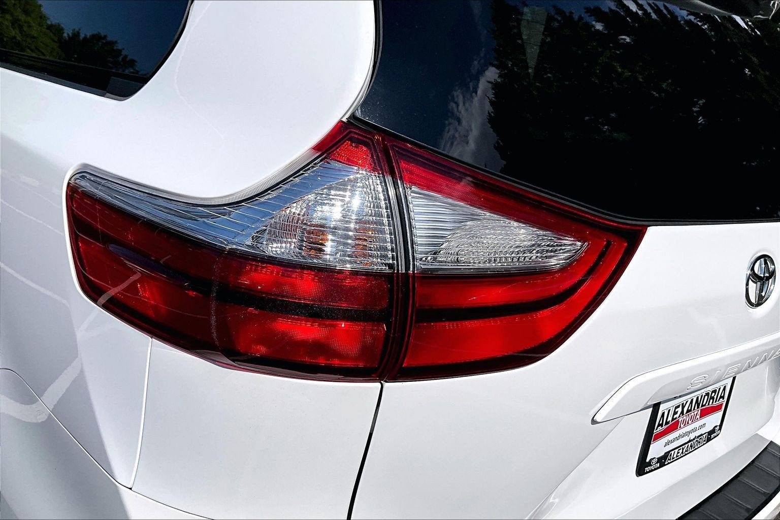 2019 Toyota Sienna LE - Photo 27