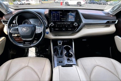 2022 Toyota Highlander Hybrid Limited