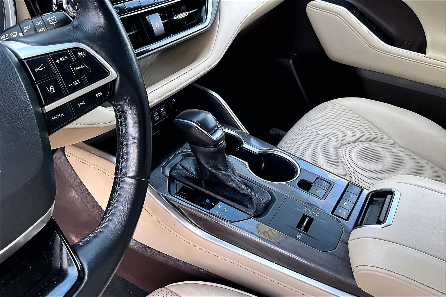 2022 Toyota Highlander Hybrid Limited